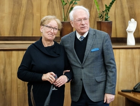 Elżbieta Bobrowska uhonorowana Medalem Za Zasługi dla UAM